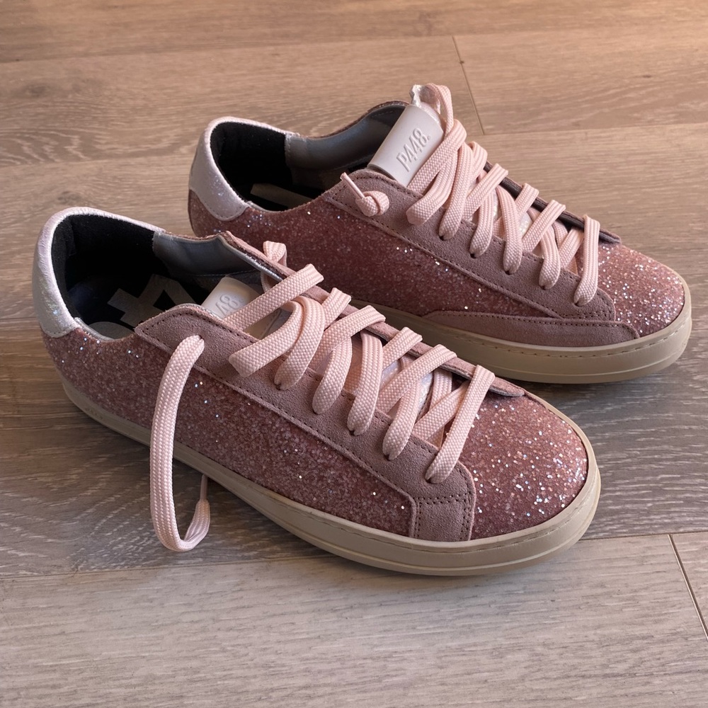 Pink sparkly sneakers P448
